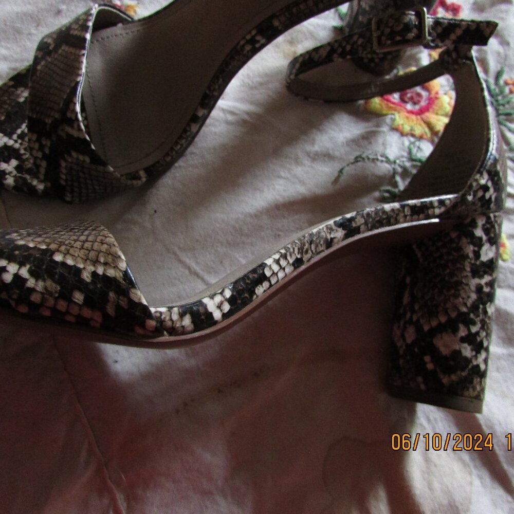 Snake skin open toe dressy shoes
